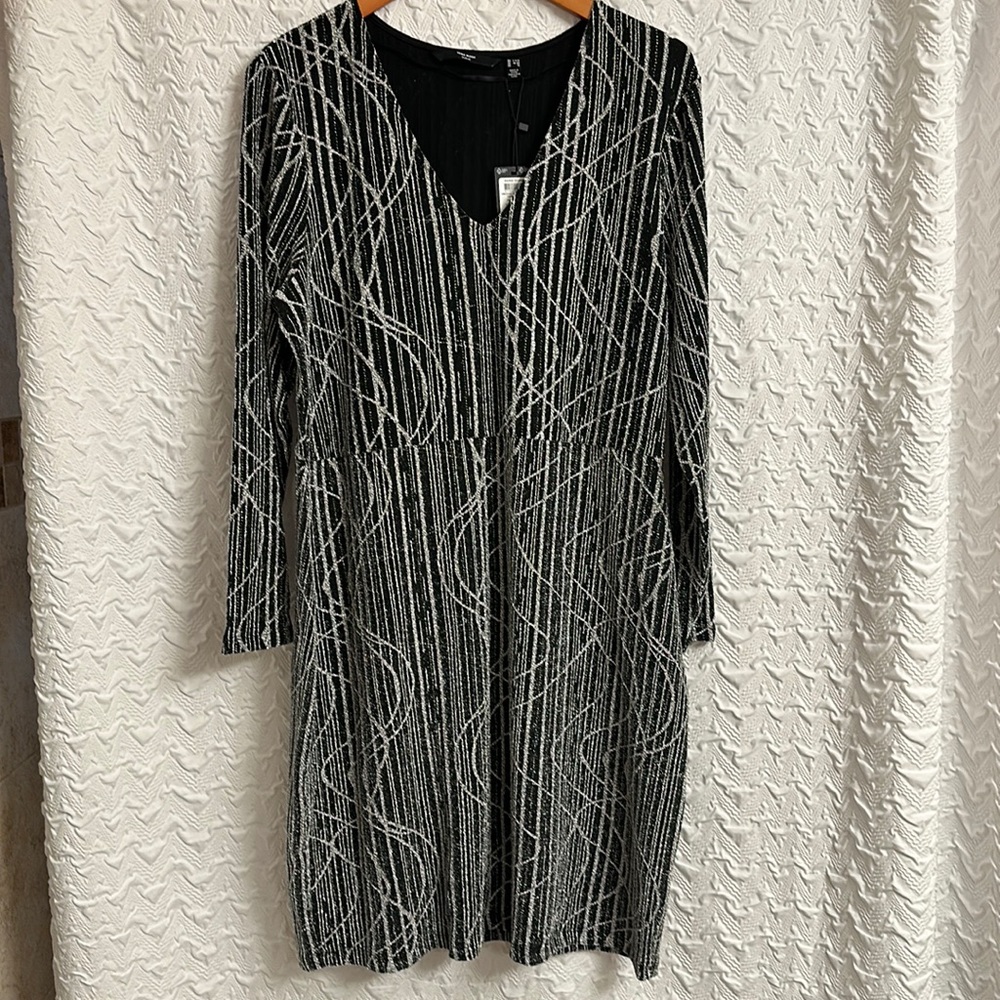 NWT. Vera Moda Curve dress. Black and silver.